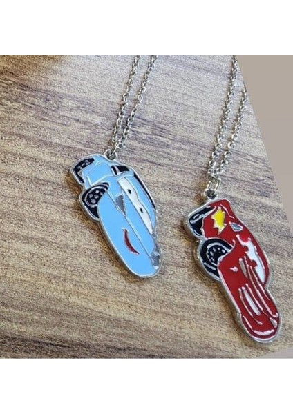 Mcqueen & Sally Kırmızı Mavi Şimşek Cars Çift Kolye fiyatları