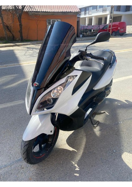 Kymco Downtown 200 300 Ön Cam 2010 2015 Modellere Uyar 67CM  Siyah Renk  4mm Orjinal Boy