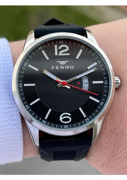 Takvimli Siyah Renk Slikon Kordon 30 mt Su Geçirmez Erkek Kol Saat EFM11316-J22 fiyatları