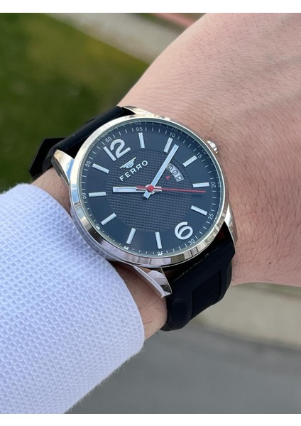 Takvimli Siyah Renk Slikon Kordon 30 mt Su Geçirmez Erkek Kol Saat EFM11316-J22 modelleri