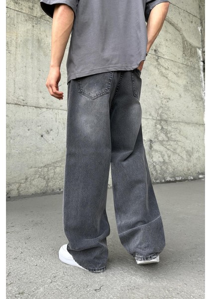 Basic Acid Wash Baggy Jean