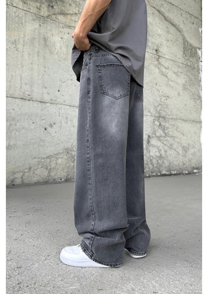 Basic Acid Wash Baggy Jean