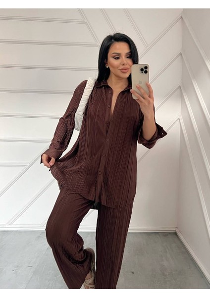 Piliseli Gömlek ve Beli Lastikli Rahat Kalıp Pantolon Takım