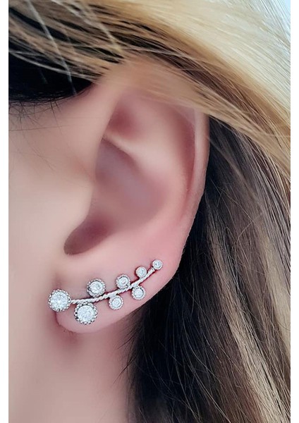 Pırlanta ışıltısında zirkon taşlı gümüş tek earcuff küpe