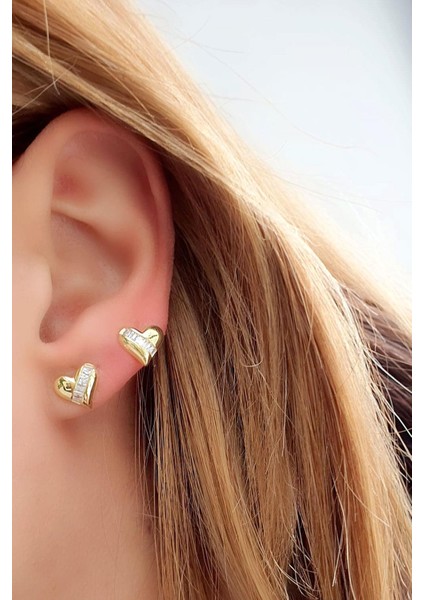 Baget Zirkon Taş Detaylı 925AYAR Gümüş Üzerine Altın Kaplama Kalp Küpe