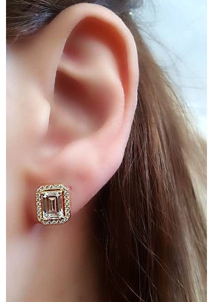 Skydiamond taşlı gümüş üzerine altın kaplama tek taş dikdörtgen küpe