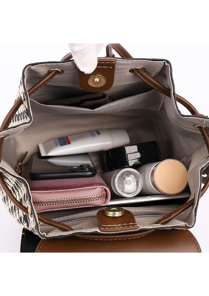 Moda Balıksırtı Sırt Çantası Büyük Kapasiteli Basit Bayan Sırt Çantası (Yurt Dışından) fiyatları