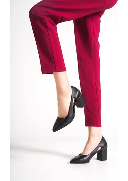 Deri Topuklu Siyah Kadın Ayakkabı TMD12078