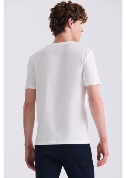Ekru Slim Fit Bisiklet Yaka T-Shirt fırsatları