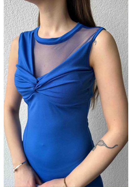 ELB-01727 Mavi Ön Büzgülü ve Tül Detay Midi Boy Yırtmaçlı Elbise