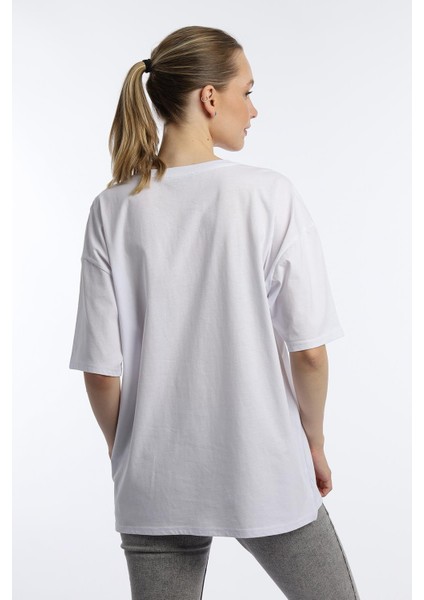 Kadın Oversize Bisiklet Yaka Tişört Beyaz fırsatları