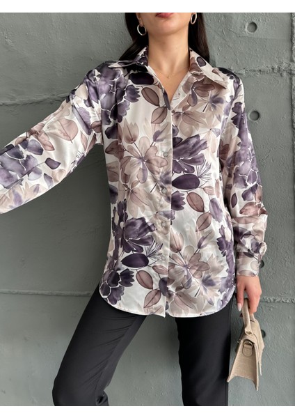 Kadın Oversize Ekru Renk Lacivert Çicek Detaylı Saten Gömlek