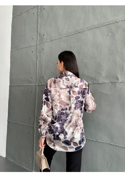 Kadın Oversize Ekru Renk Lacivert Çicek Detaylı Saten Gömlek