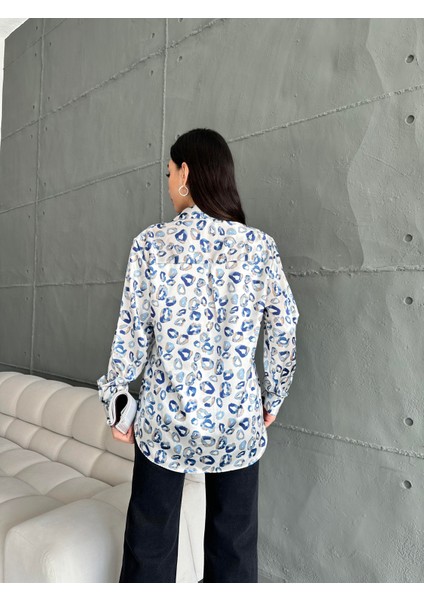 Kadın Oversize Ekru Renk Mavi Öpücük Detaylı Saten Gömlek modelleri