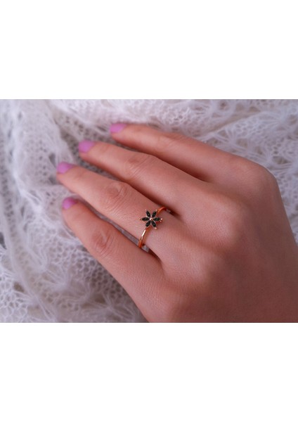 Siyah Pırlanta Taşlı Çiğdem Çiçeği Yüzük 0423R0201 fırsatları