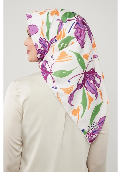 Krem Yaprak Desen Twill Eşarp modelleri