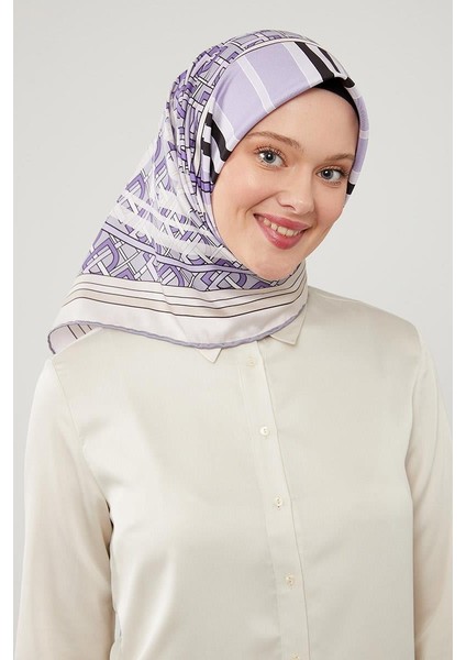 Lila Yazı Baskılı Trend Twill Eşarp