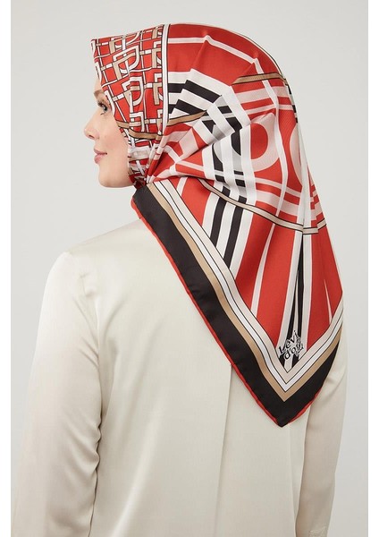 Kırmızı Yazı Baskılı Trend Twill Eşarp modelleri