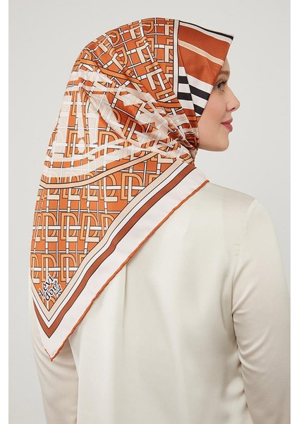 Taba Yazı Baskılı Trend Twill Eşarp modelleri