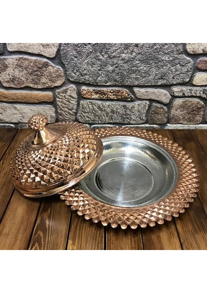 Piramit Işlemeli Bakır Pilavlık 35 cm