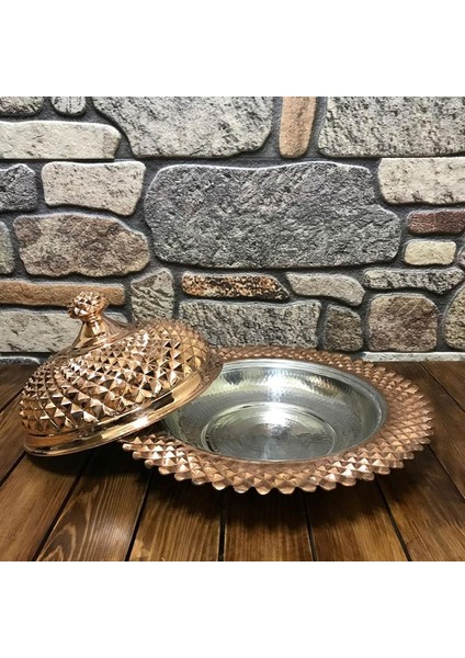 Piramit Işlemeli Bakır Pilavlık 35 cm