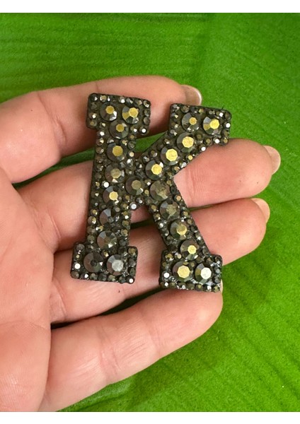 5x4 cm Ütü Ile Yapışan Füme Taşlı K Harfi Arma