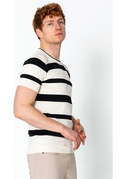 Erkek Fit Rahat Altı Kolları Lastikli Bisiklet Yaka Çizgili T-Shirt fırsatları