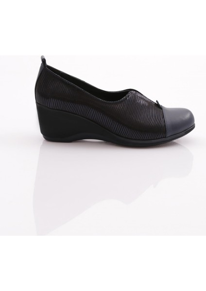 2331 Kadin Lastik Detayli Dolgu Taban Comfort Ayakkabi