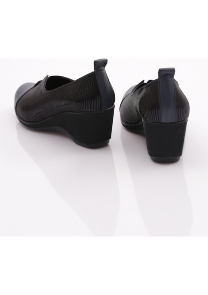 2331 Kadin Lastik Detayli Dolgu Taban Comfort Ayakkabi