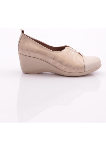 2331 Kadin Lastik Detayli Dolgu Taban Comfort Ayakkabi