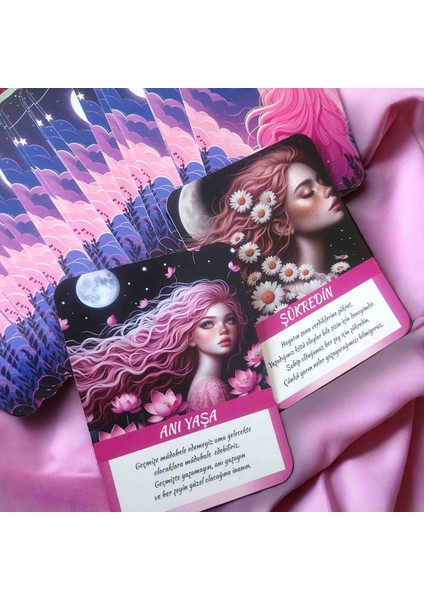 Pembe Saçlı Kız'dan Evrenden Mesajlar Oracle Tarot Kartları