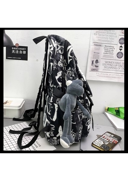 Kurbağa Oyuncaklı Büyük Kapasiteli Doodle Baskılı Okul Çantası (Yurt Dışından) modelleri