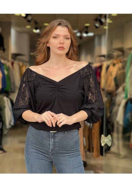 Kolu Dantelli Büzgü Detaylı Bluz