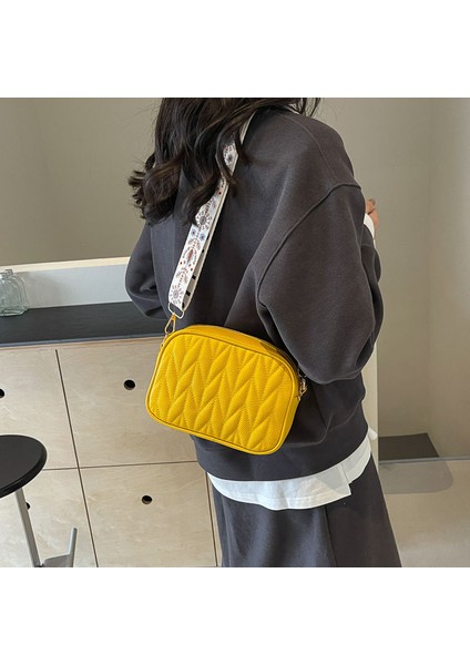 Kadınlar Için Çantalar Yeni 2024 Moda Pu Deri Omuz Çantası Küçük Çanta Geniş Bant Crossbody Çanta Kadın Çok Yönlü Küçük Kare Çanta (Yurt Dışından)