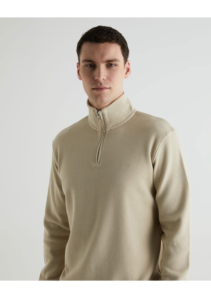 Erkek Bej Regular Fit Yarım Fermuarlı Sweatshirt 2026046.239