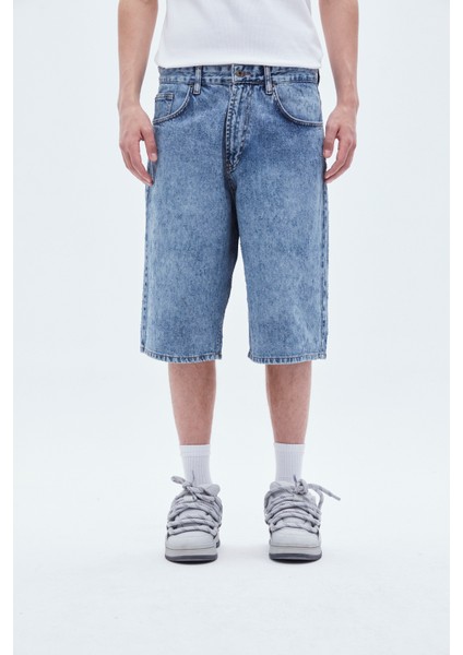 Lazer Detaylı Bermuda Denim Şort