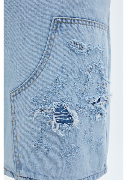 Bermuda Yırtık Detaylı Denim Şort fırsatları