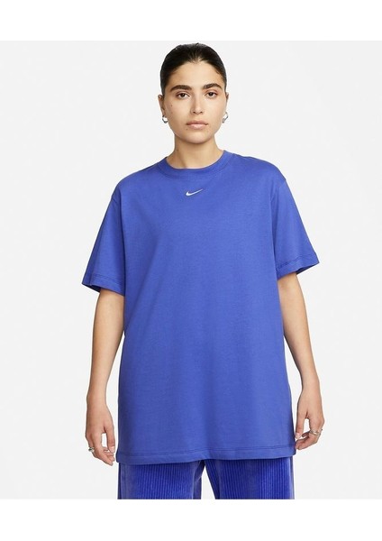 W Nsw Essential Tee Bf Lbr Purple DN5697-430 fiyatları
