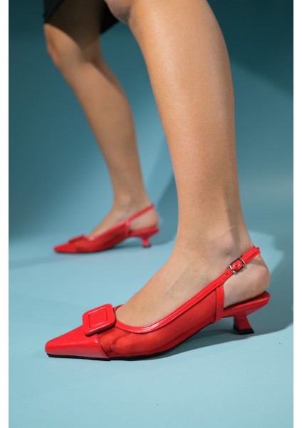 Amora Kırmızı Tokalı Kadın Kısa Topuklu Ayakkabı