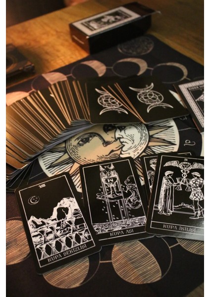 Siyah Beyaz Nekromansi Witch Tarot Destesi - 78 Kart