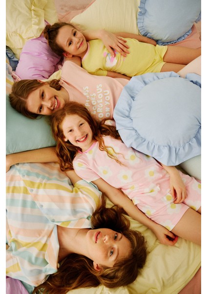 Kız Çocuk Daisy Çok Renkli Pijama Takımı fiyatları