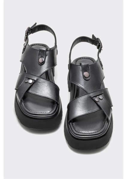 Siyah Deri Kadın Spor Sandalet modelleri