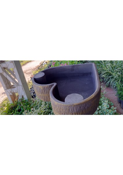 Kalp Şeklinde Beton Saksı (Gerçek Beton) modelleri
