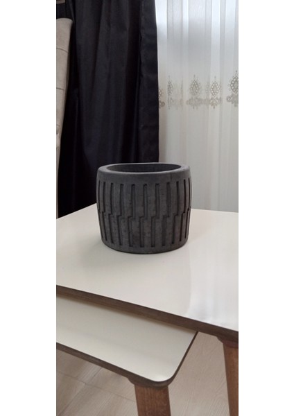 Saksı Siyah Beton indirimleri