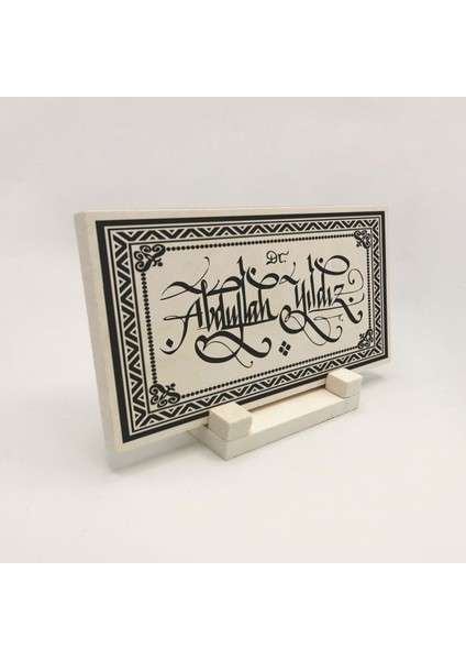 Geleneksel Hat Sanatı ile Doğal Taş Üzerine Yazılı Masaüstü Isimlik