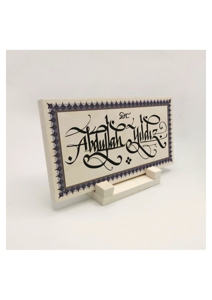 Geleneksel Hat Sanatı ile Doğal Taş Üzerine Yazılı Masaüstü Isimlik