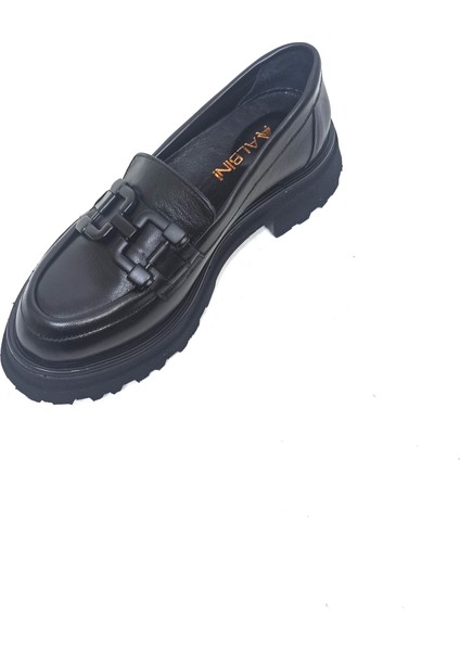 Siyah Deri Kadın Loafer Ayakkabı