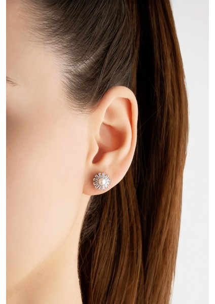 Inci Çiçeği 18 Ayar Beyaz Altın Kaplama Gümüş Minimal Küpe modelleri