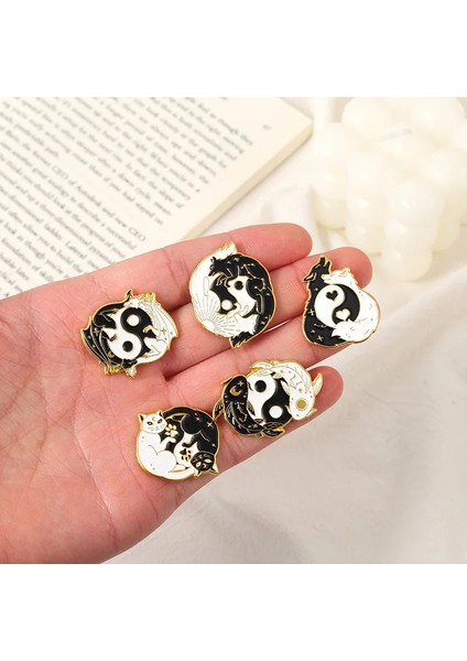 SET-2XZ1434-1 Karikatür Siyah Beyaz Hayvan Kucaklama Emaye Pimleri Tilki Koi Balık Dinozor Geyik Tavşan Hilal Hayalet Alaşım Broş Rozeti Moda Takı (Yurt Dışından) modelleri