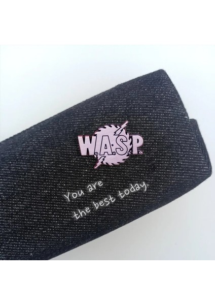 Stil 4 Yüksek Kalite Moda Rock Grubu Logosu Emaye Pin Pop Müzik Punk Metal Rozet Gotik Broş Yaka Pin Arkadaşlar Için Fan Takı Hediye (Yurt Dışından) fırsatları